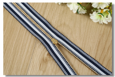 廠家直銷 條紋圖案編織款金屬拉鏈 拉鏈條 服裝輔料_ 義烏市紫紅拉鏈_ 義烏國際商貿城四區_義烏購